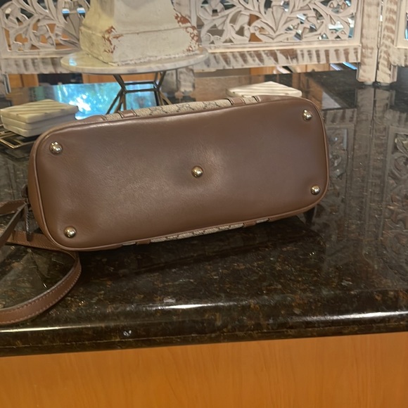 Luxury Item GUCCI Bag 13”L. 5”W. 9”H with dust bag Excellent Condition! - Picture 7 of 15